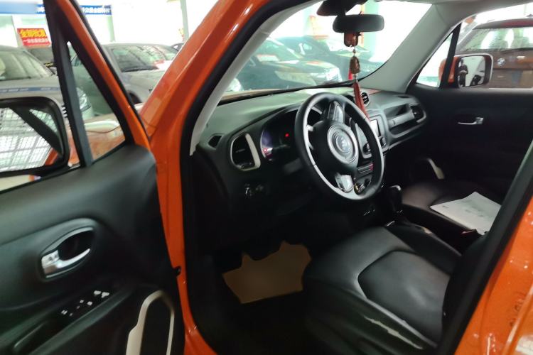 Used Jeep Renegade 2016 1.4T Automatic Jingneng Edition Driver Seat