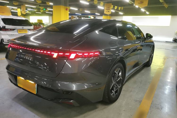 Used Lynk & Co Z10 2025 95 kWh 806 km Range Rear-Wheel Drive Advanced Driver-Assistance System Max