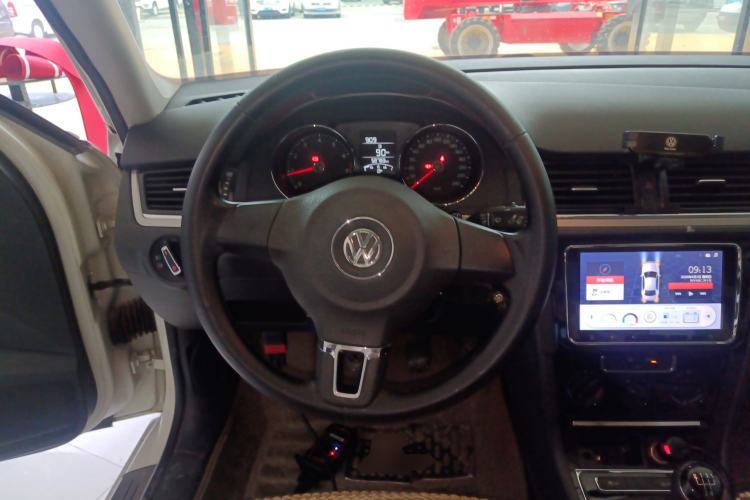 Used Volkswagen Bora 2015 Value Edition 1.6L Manual Fashionable Style
