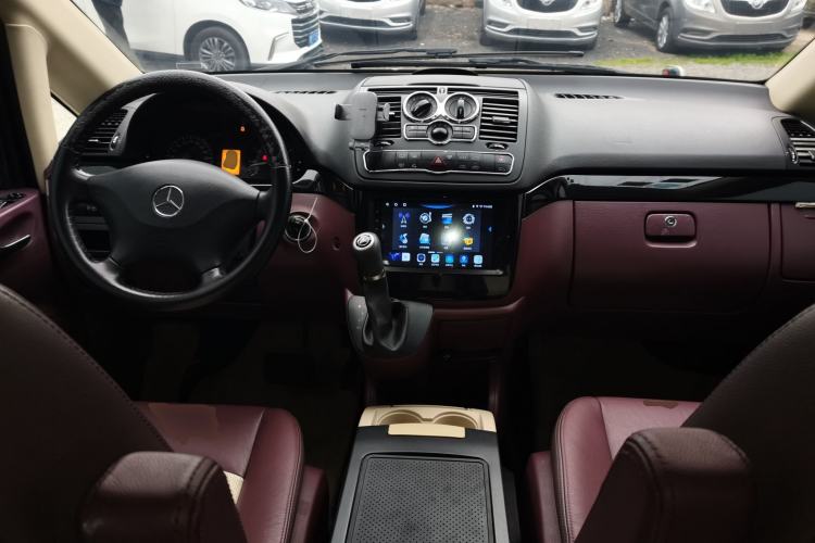 Used Mercedes-Benz Vito 2016 2.0T Elite Edition Center Console