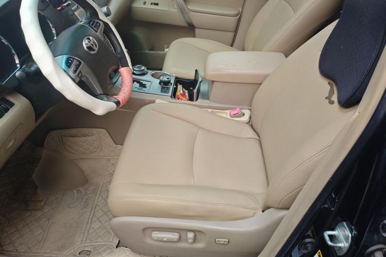 Used Toyota Highlander 2012 2.7L Two-Wheel Drive 7-Seater Luxury Edition
