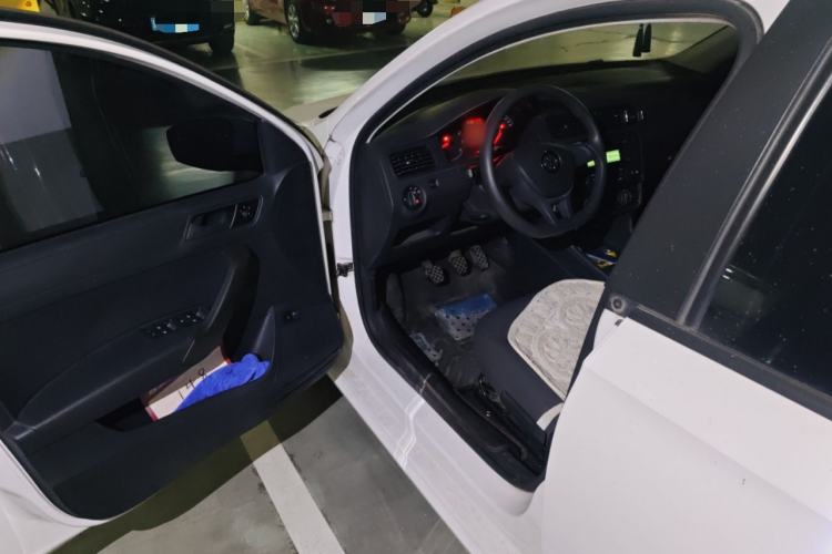 Used Volkswagen Santana 2016 1.6L Manual Fashion Edition Driver Seat