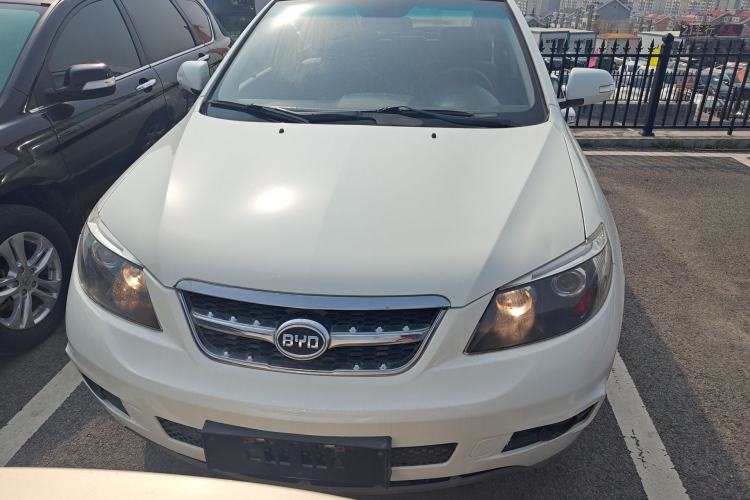 Used BYD S6 2014 2.0L Manual Luxury 5-Seater
