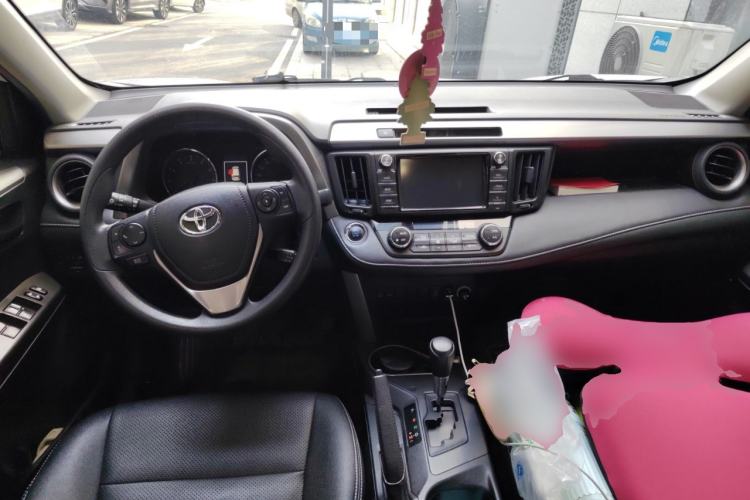 Used Toyota RAV4 2019 2.0L CVT Two-Wheel Drive Fashion X Limited Edition China V Standard
