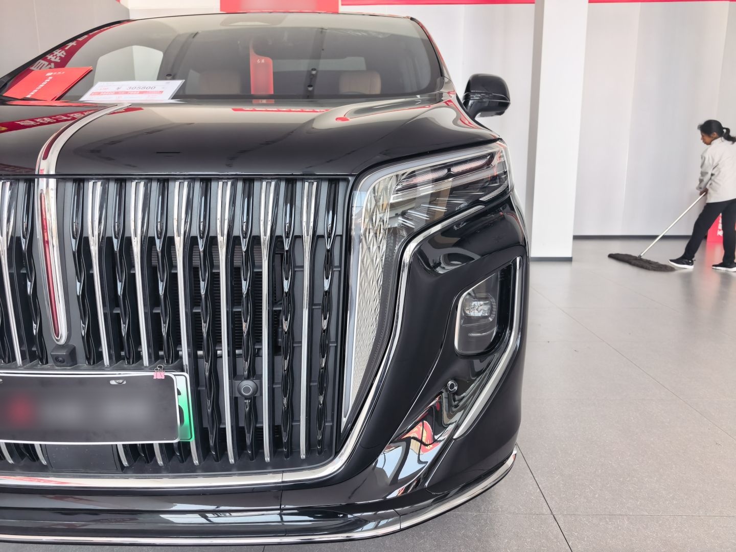 Hongqi HQ9 PHEV 2026 Model 2.0T Four-Wheel Drive Luxury Edition — снимка 3