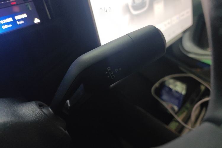 Used Lynk & Co 10 EM-P 2025 Facelifted Model 240 All-Wheel Drive Ultra Gear Lever