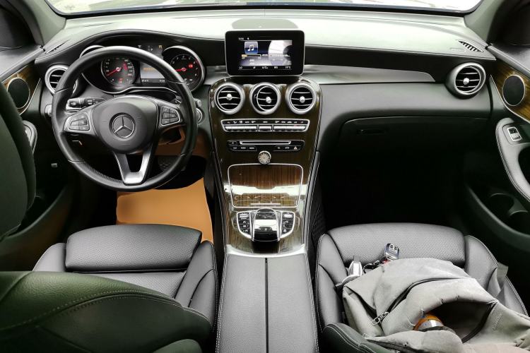 Used Mercedes-Benz GLC 2019 GLC 260 L 4MATIC Dynamic Model Center Console