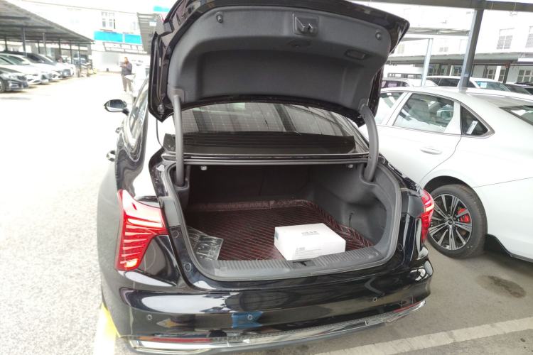 Used Hongqi H5 2024 1.5T DCT Smart Connect Flagship Edition
