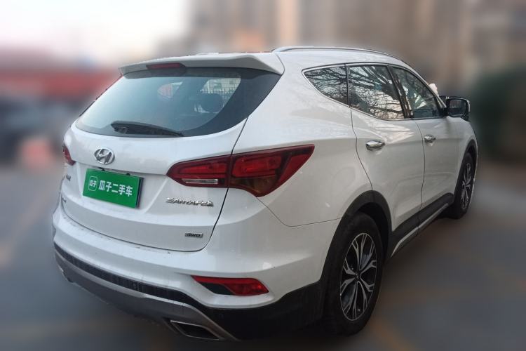 Used Hyundai Santa Fe 2017 2.0T Automatic All-Wheel Drive Smart 7-Seater
