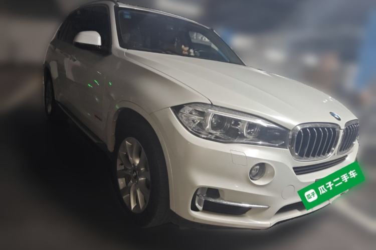 Used BMW X5 2017 xDrive28i Front Right 45 Deg
