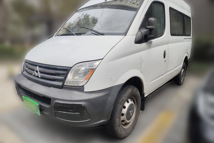 Used SAIC MAXUS Xintu V80 2014 2.5T Aotuntong Short Wheelbase Mid-Roof Model