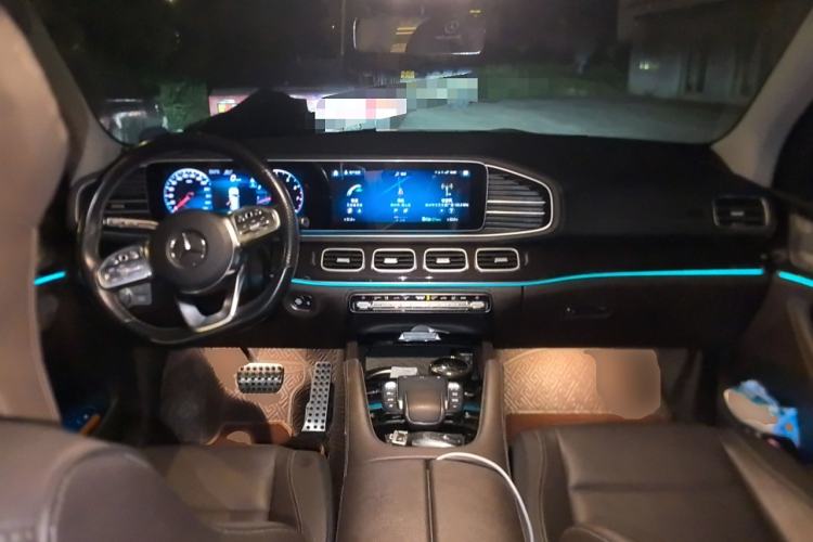 Used Mercedes-Benz GLS 2023 GLS 450 4MATIC Stylish Model Center Console