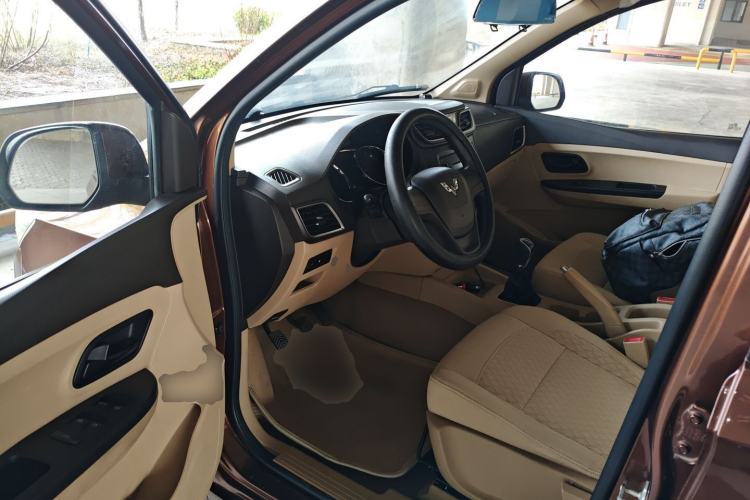 Used Wuling Hongguang 2015 1.5L S1 Standard China V-Emission Standards