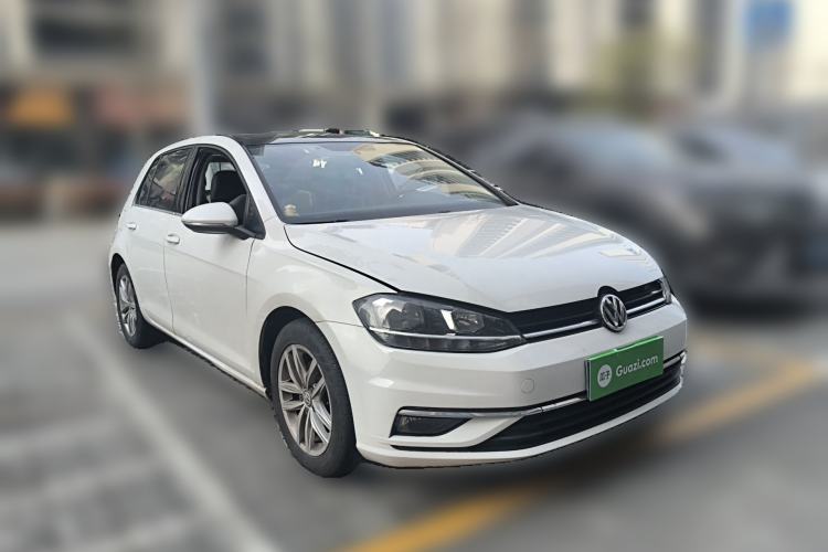 Used Volkswagen Golf 2018 230TSI Automatic Comfort Model Front Right 45 Deg