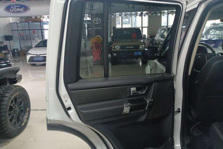 Used Land Rover Discovery 2014 3.0 SC V6 SE
