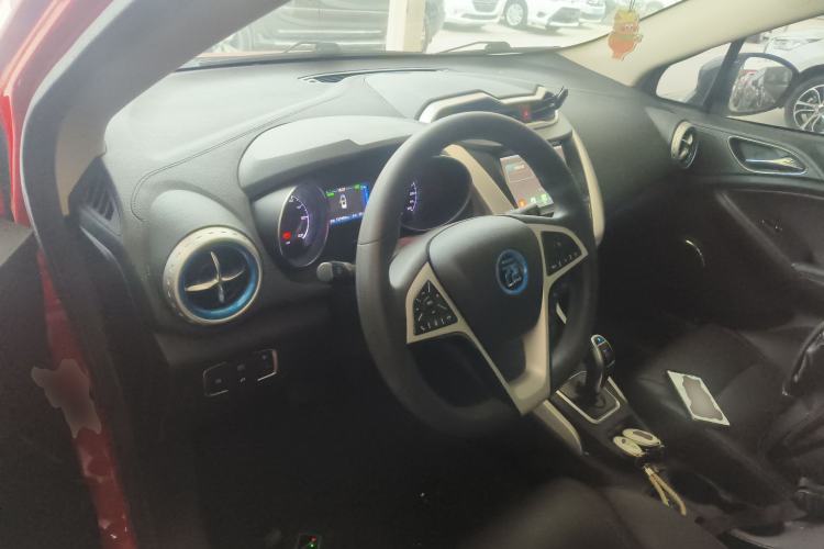 Used BYD Yuan New Energy 2018 EV360 Smart Connect Cool Edition Center Console