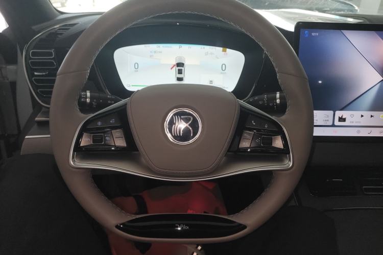 Used BYD Han 2024 DM-i Glory Edition 200KM Flagship Model Steering Wheel