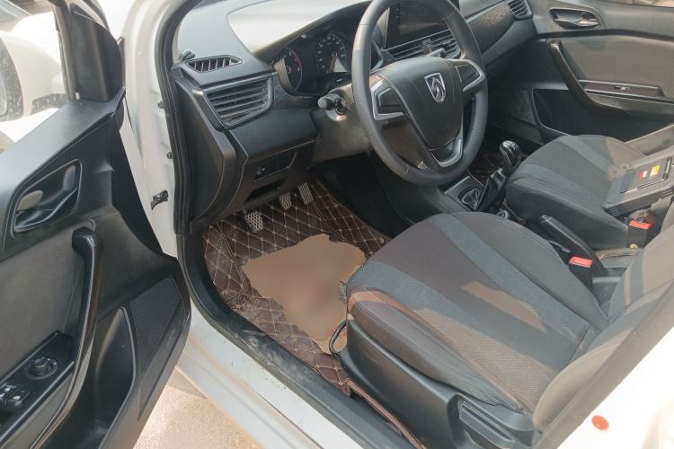 Used Baojun 310 2016 1.2L manual Comfort trim level
