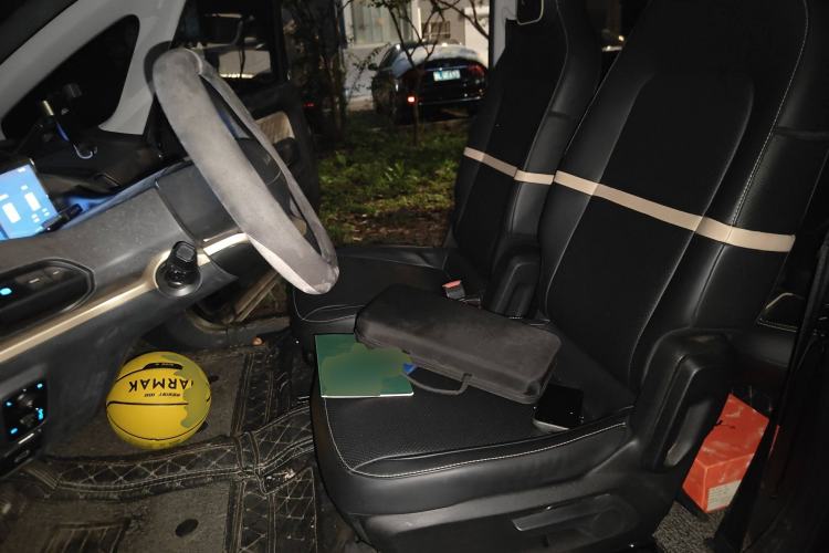 Used Baojun KiWi EV 2021 Artist Model Lithium Iron Phosphate