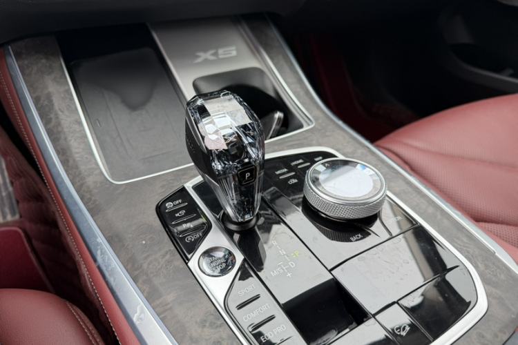 Used BMW X5 2022 Restyled xDrive 30Li Luxury Version M Sport Package