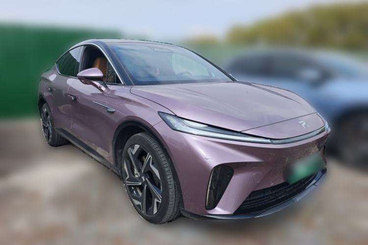 Used Rising R7 2022 High-Performance Advanced Edition Front Right 45 Deg