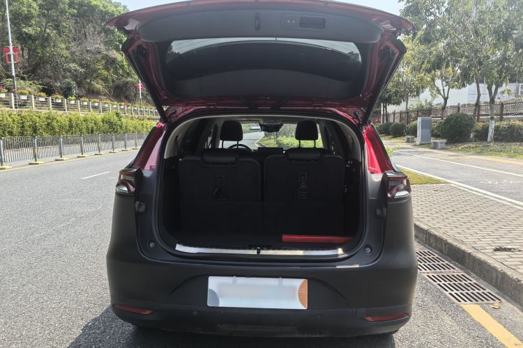 Used BYD Tang New Energy 2018 DM 2.0T All-Wheel Drive Smart Connectivity Luxury Model 7 Seats China V Emission Standard Trunk