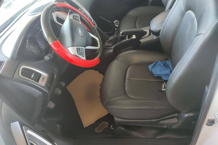 Used JMC Yuhu 5 2019 2.0T Diesel Manual Two-Wheel Drive Entry-Level China VI Standard
