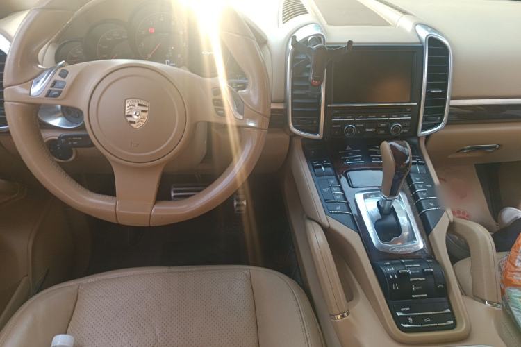 Used Porsche Cayenne 2011 Cayenne 3.0T Center Console