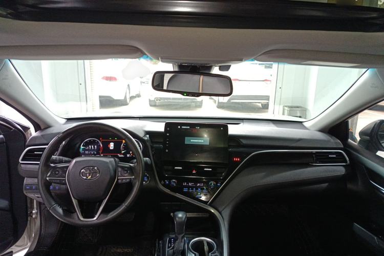 Used Toyota Camry 2021 2.5G Luxury Edition Center Console