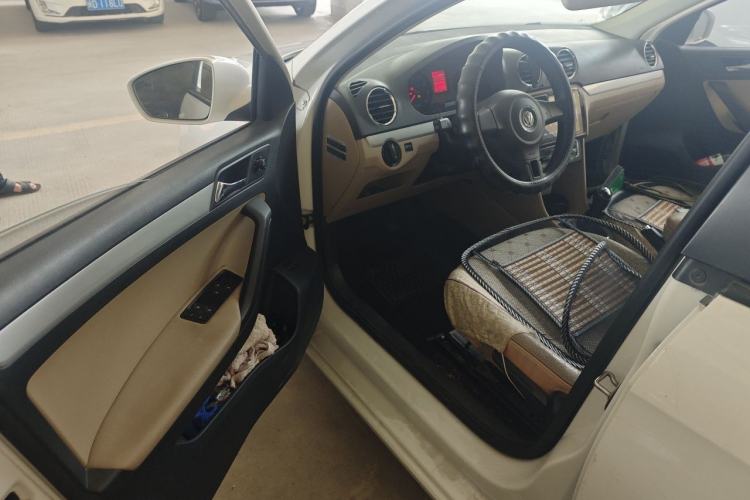 Used Volkswagen Jetta 2015 1.6L Manual Comfort Model
