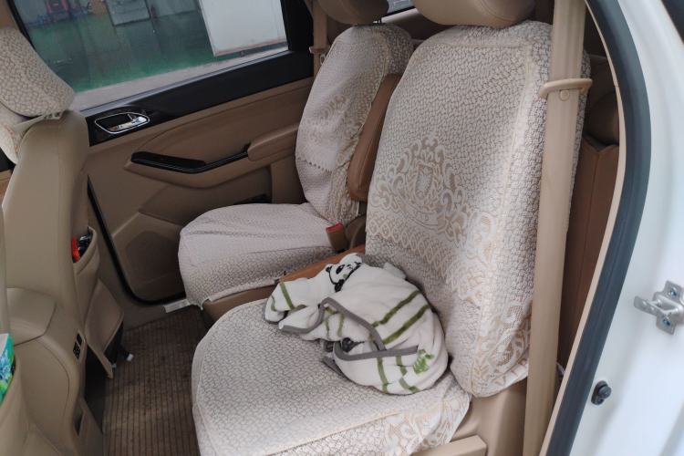 Used Baojun 730 2014 1.5L manual luxury trim 7 seats
