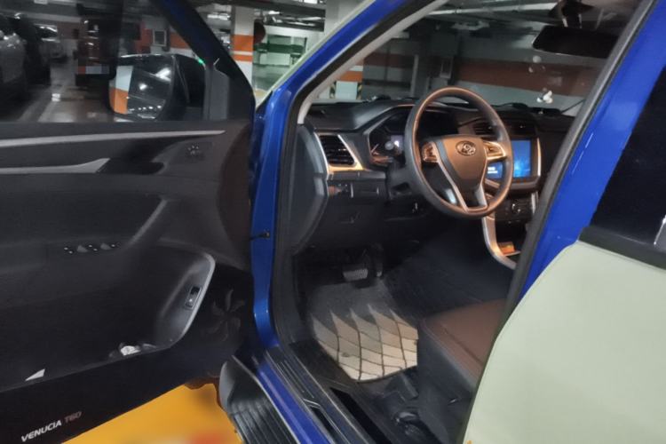 Used SAIC MAXUS T60 2017 2.0T Gasoline Automatic 4x4 High-Ride Elite Standard Cabin Driver Seat