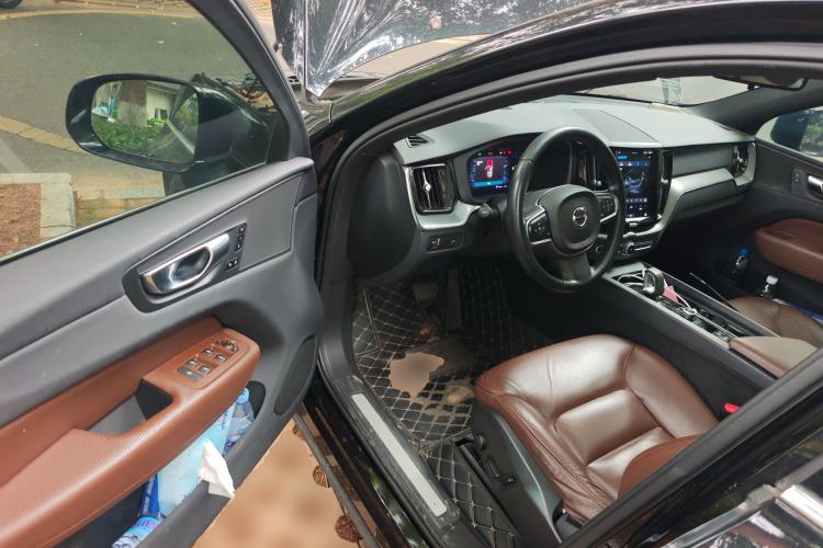 Used Volvo XC60 2022 B5 4x4 Zhiyi Luxury Edition