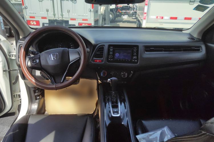 Used Honda Vezel 2017 1.5L CVT 2WD Comfort Model Center Console