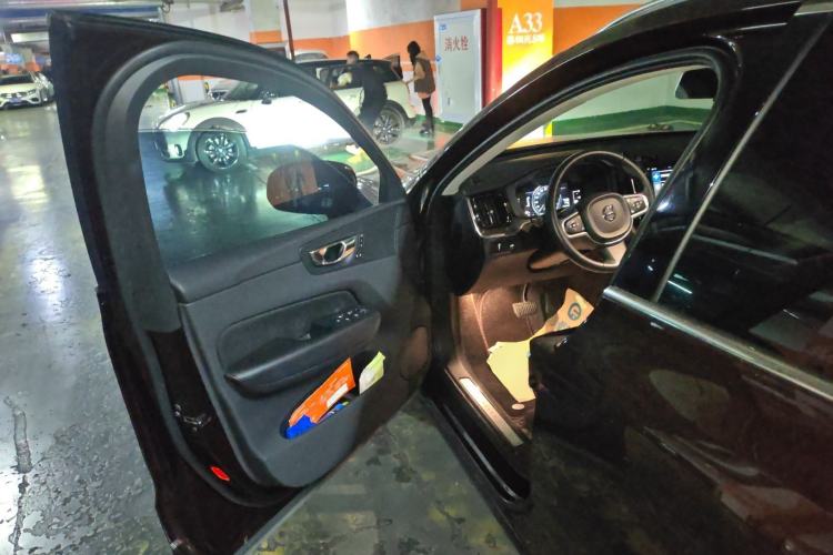 Used Volvo XC60 2018 T4 Zhiyi Edition