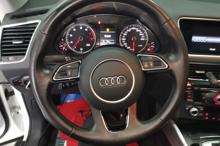 Used Audi Q5 2016 40 TFSI Technology Edition Steering Wheel