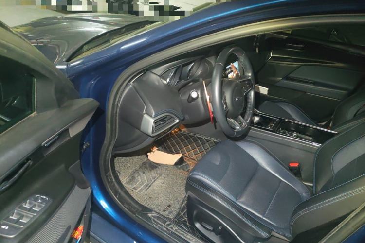 Used Jaguar XE 2015 2.0T 240 PS R-Sport
