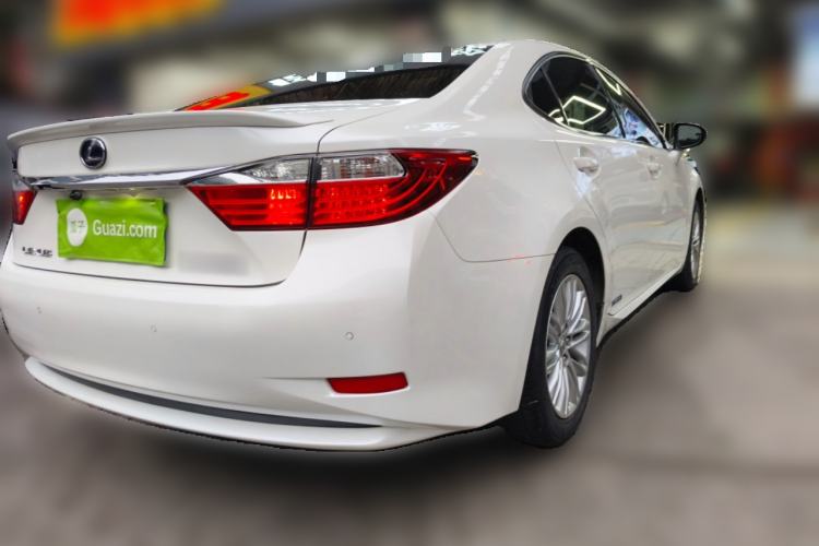 Used Lexus ES 2013 300h Elite Edition