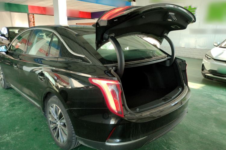 Used Hongqi E-QM5 2022 431 km Charge & Enjoy Edition
