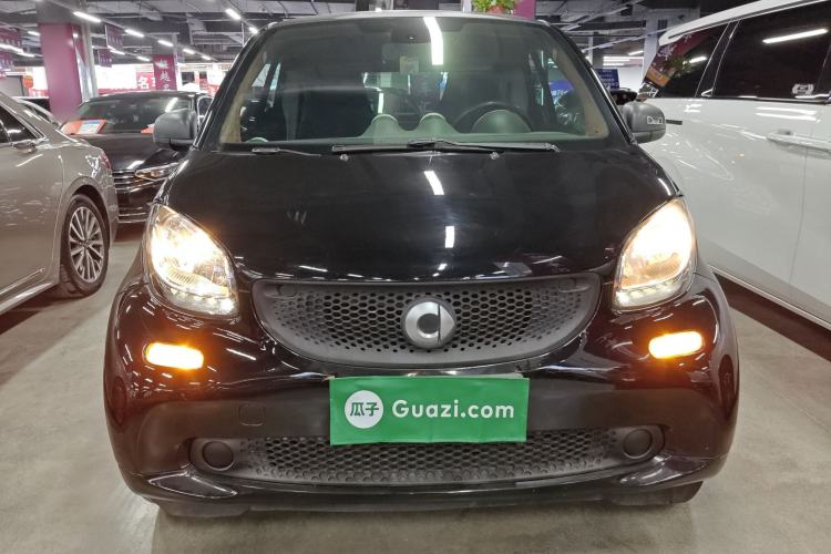 Used smart fortwo 2015 1.0L 52 kW hardtop Dynamic version