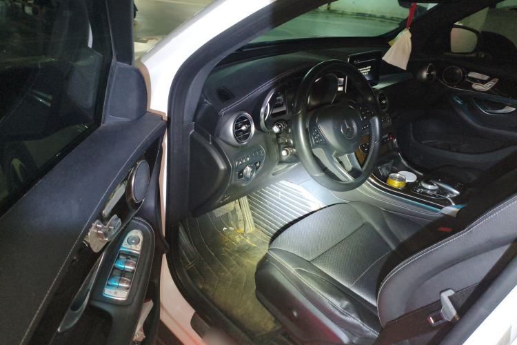 Used Mercedes-Benz GLC 2019 GLC 260 4MATIC Luxury Model