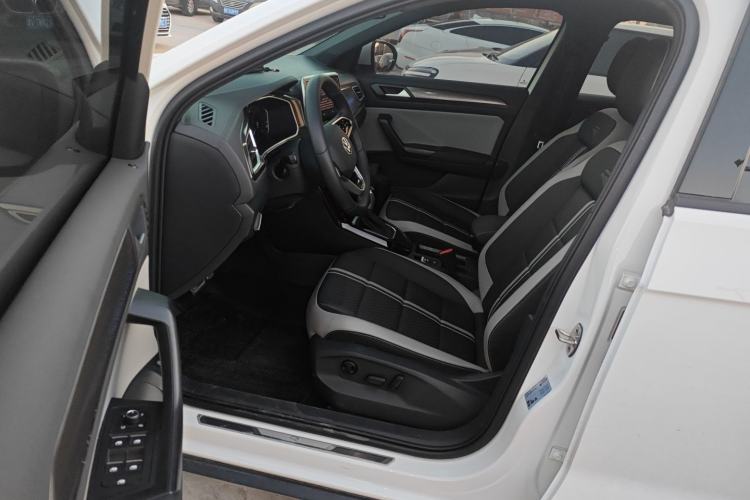Used Volkswagen T-ROC 2025 300TSI DSG Two-Wheel Drive Chen Guang Edition Driver Seat