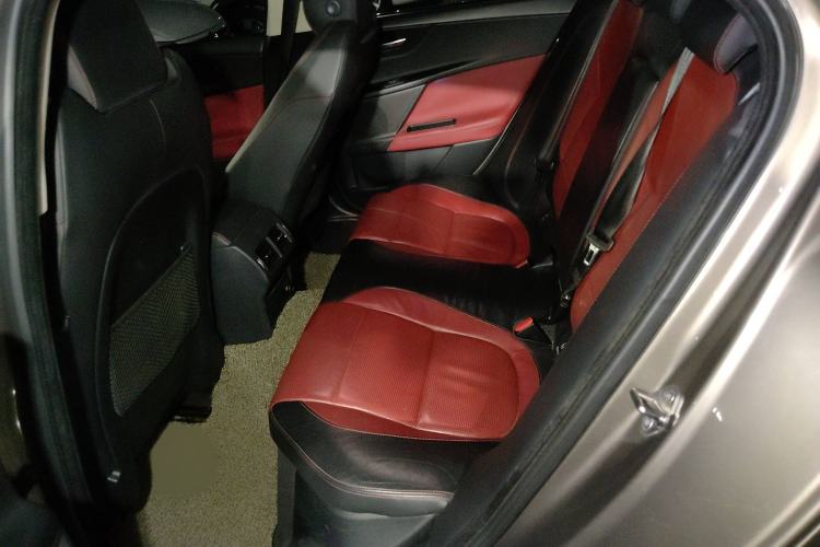 Used Jaguar XE 2017 2.0T 200 PS R-Sport