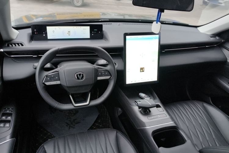 Used CHANGAN Eado 2024 1.5T GDI Automatic Flagship Edition Center Console