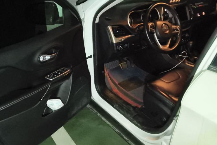 Used Jeep Cherokee 2016 2.4L Professional Edition