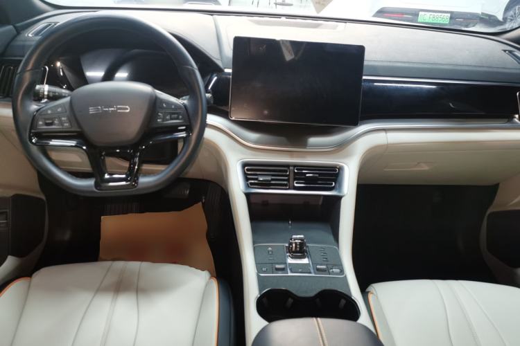 Used BYD Song PLUS New Energy 2024 HONOR Edition DM-i 110km Flagship Model Center Console