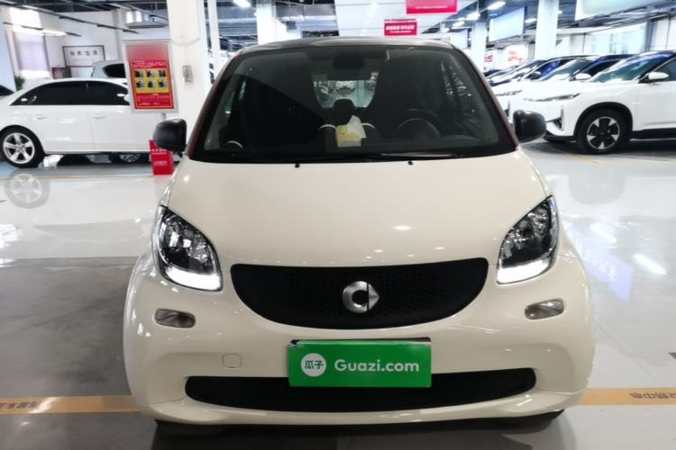 Used smart fortwo 2015 1.0L 52 kW hardtop Dynamic version
