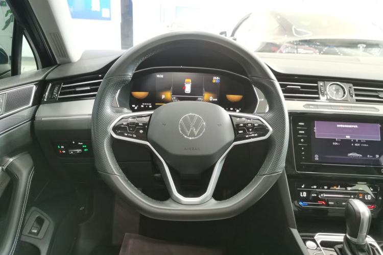 Used Volkswagen Magotan 2023 2 Million Units Limited Edition 330TSI DSG Leading Version
