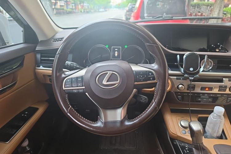 Used Lexus ES 2015 200 Comfort Edition
