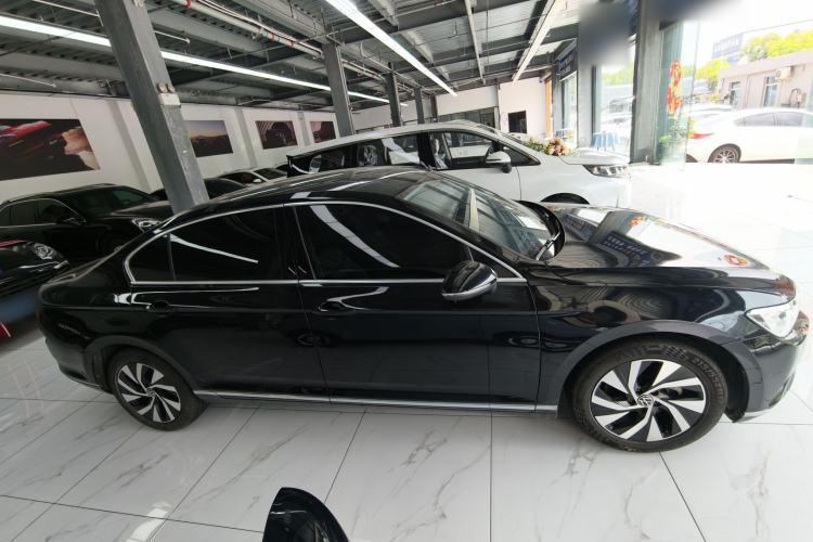 Used Volkswagen Magotan 2018 330TSI DSG Advanced Model Exterior 2